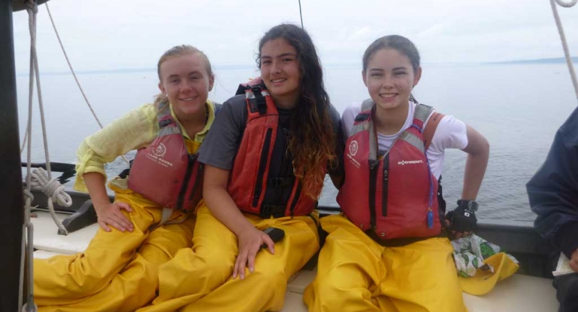 girls sailing course in maine